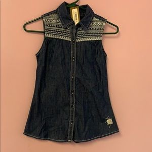 Girls sleeveless shirt